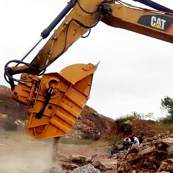 破碎斗在建筑工地